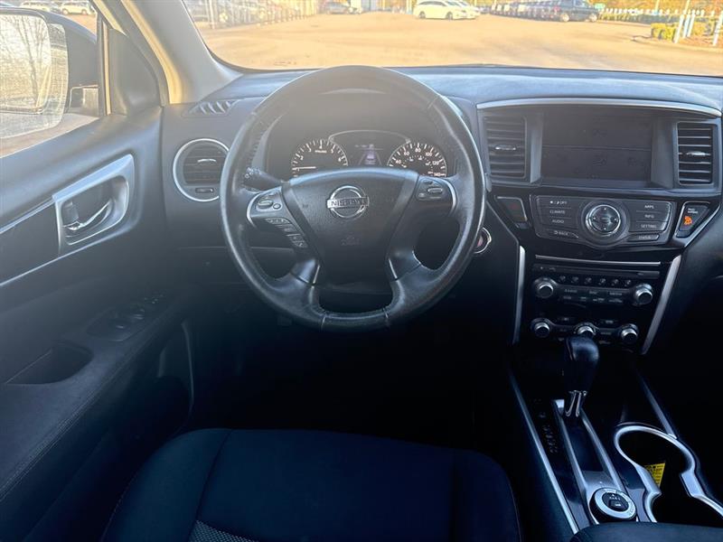 Nissan Pathfinder SV 4WD 2017