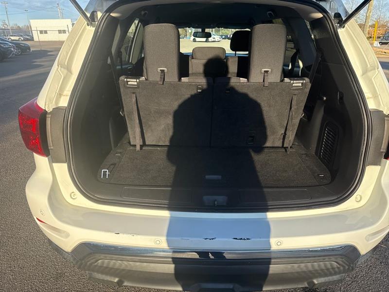 Nissan Pathfinder SV 4WD 2017