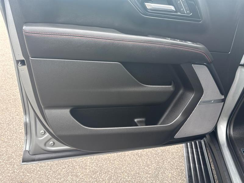 GMC Yukon XL AT4 Ultimate 4WD 2026