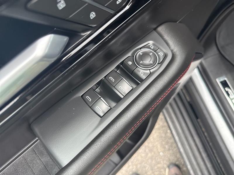 GMC Yukon XL AT4 Ultimate 4WD 2026