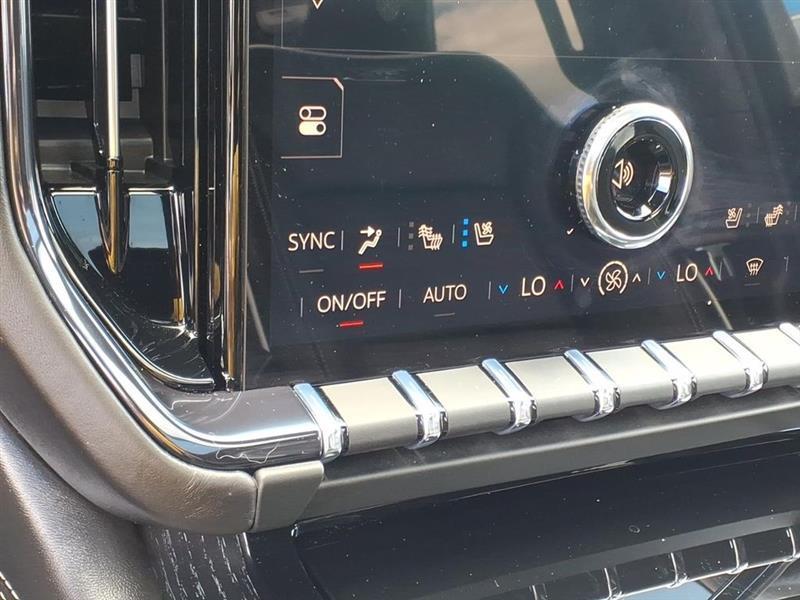 GMC Yukon XL AT4 Ultimate 4WD 2026