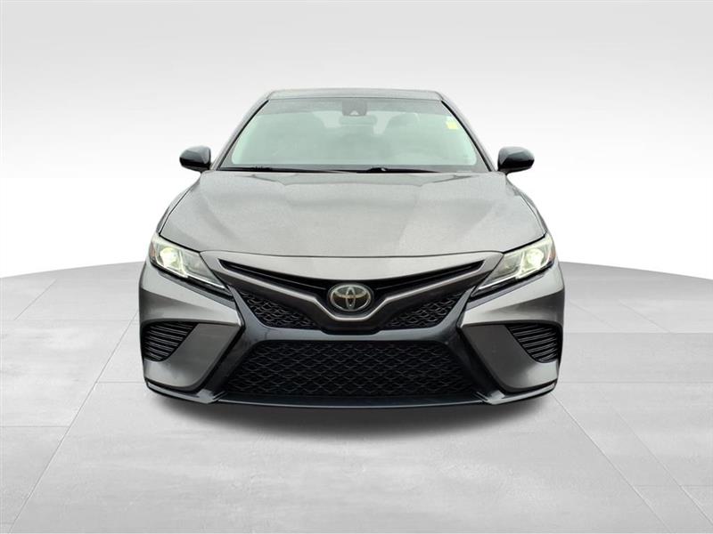 Toyota Camry SE 2019
