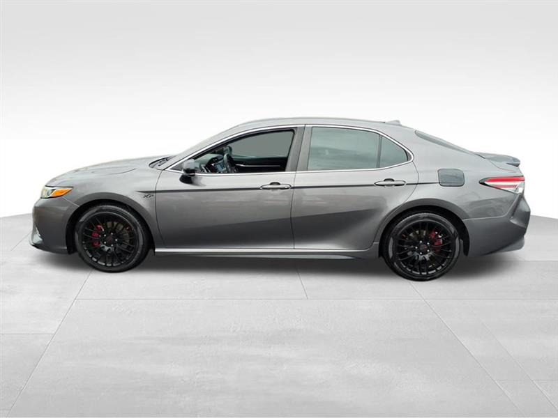 Toyota Camry SE 2019