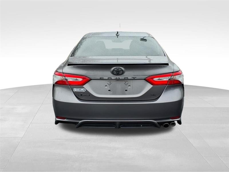 Toyota Camry SE 2019