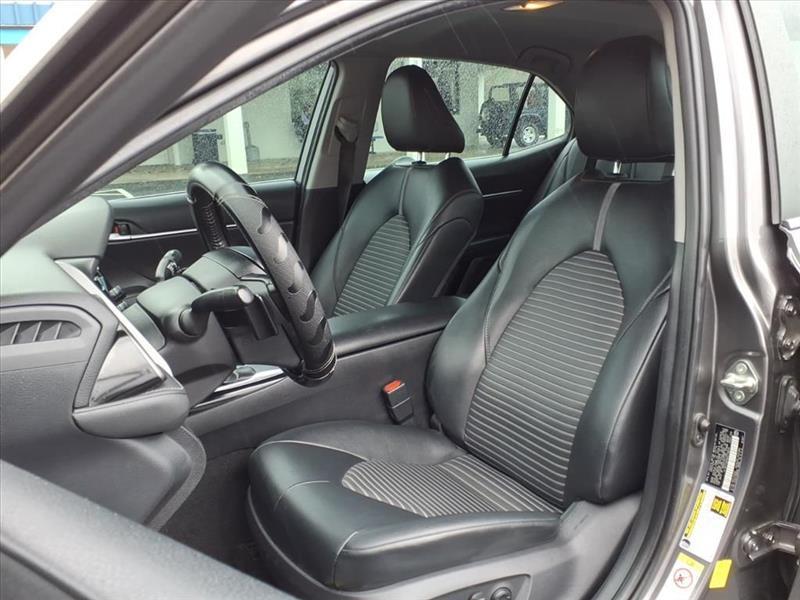 Toyota Camry SE 2019