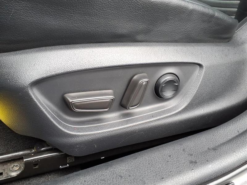 Toyota Camry SE 2019