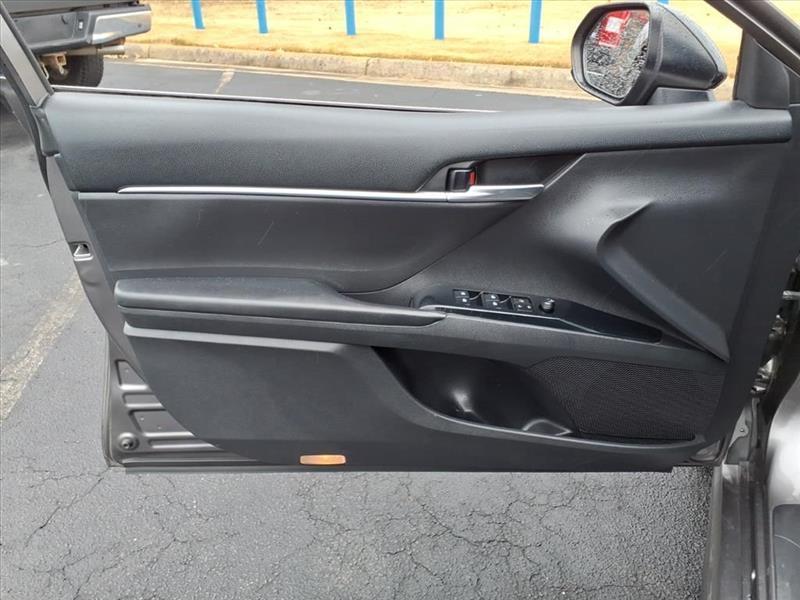 Toyota Camry SE 2019