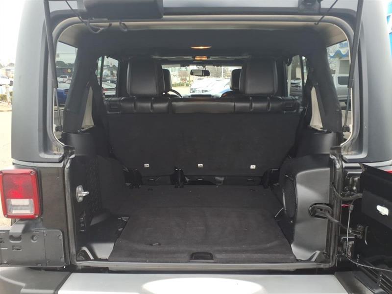 Jeep Wrangler Unlimited Sahara 4WD 2014