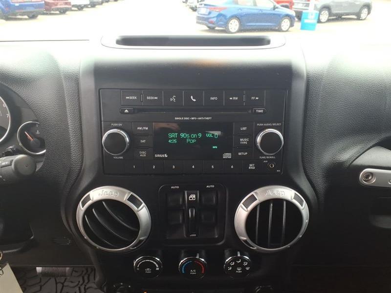 Jeep Wrangler Unlimited Sahara 4WD 2014