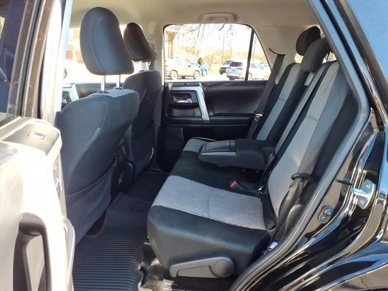 Toyota 4Runner SR5 4WD 2022