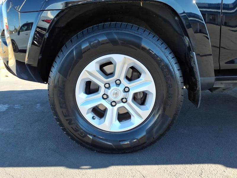 Toyota 4Runner SR5 4WD 2022