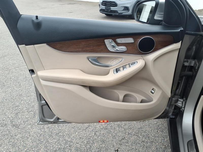 Mercedes-Benz GLC-Class GLC300 2020