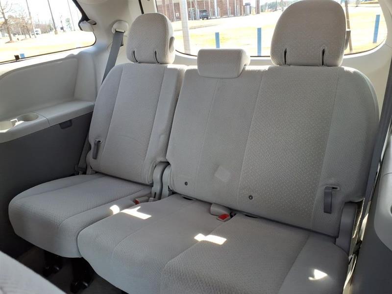 Toyota Sienna LE FWD 8-Passenger V6 2014