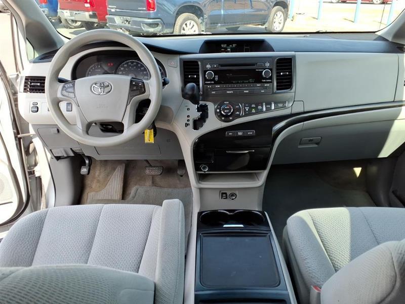 Toyota Sienna LE FWD 8-Passenger V6 2014