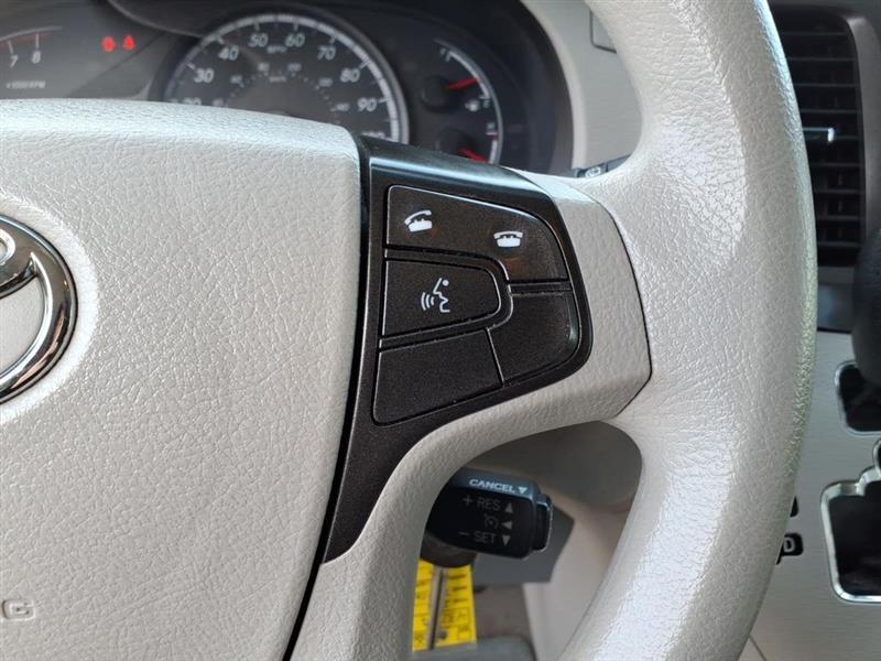 Toyota Sienna LE FWD 8-Passenger V6 2014
