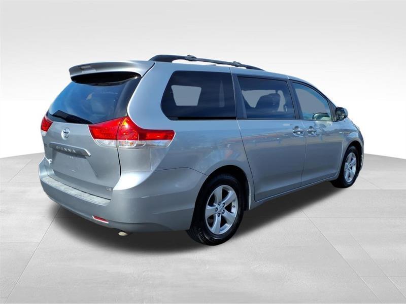 Toyota Sienna LE FWD 8-Passenger V6 2014