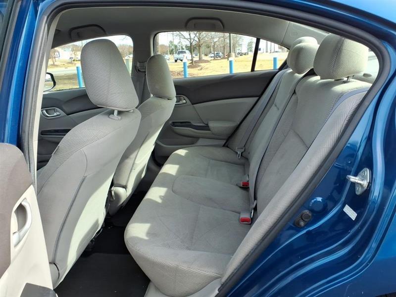 Honda Civic LX Sedan 5-Speed AT 2012