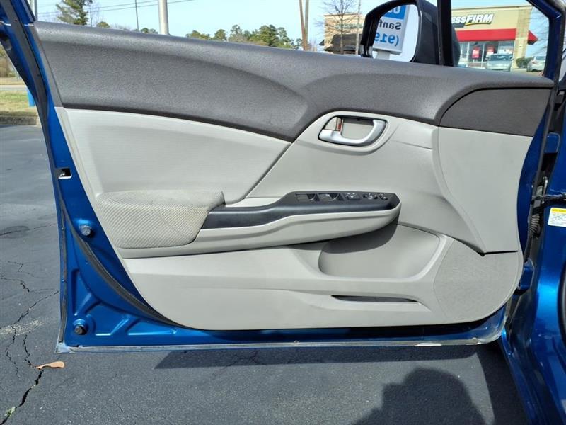 Honda Civic LX Sedan 5-Speed AT 2012