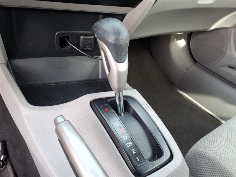 Honda Civic LX Sedan 5-Speed AT 2012