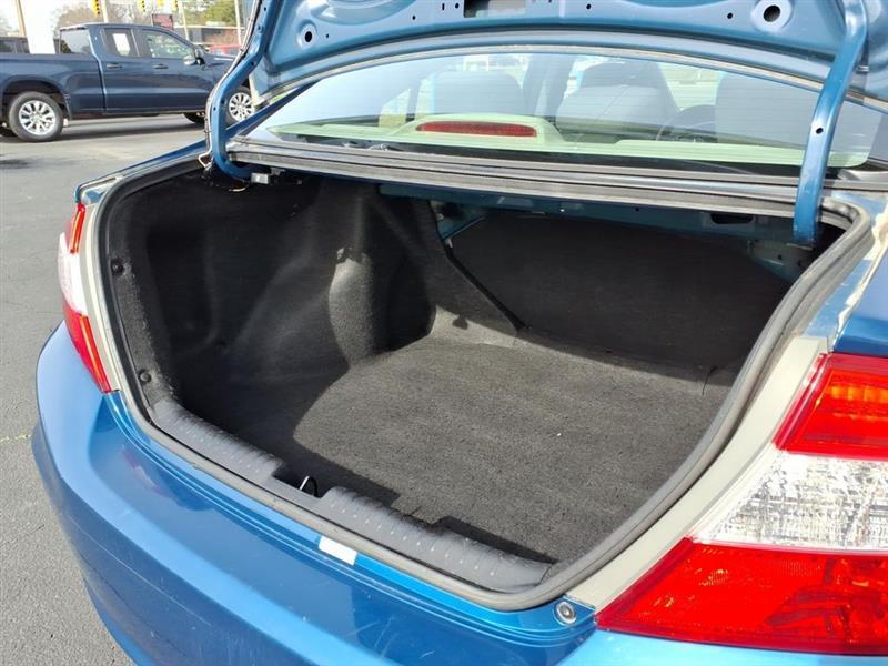 Honda Civic LX Sedan 5-Speed AT 2012