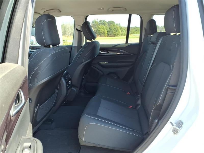 Jeep Grand Cherokee Laredo E 2WD 2023