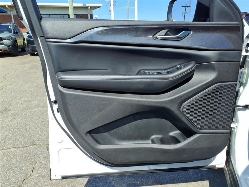 Jeep Grand Cherokee Laredo E 2WD 2023