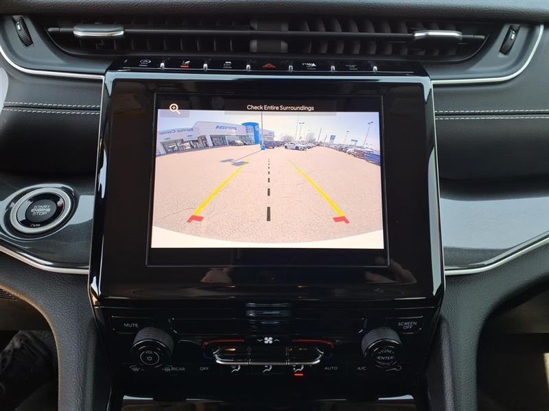 Jeep Grand Cherokee Laredo E 2WD 2023