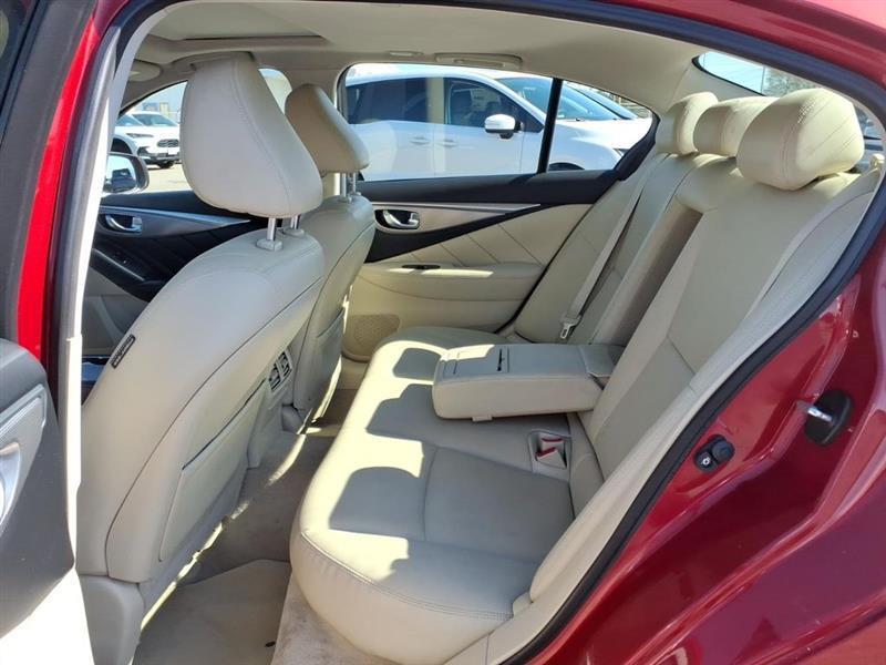 Infiniti Q50 Premium 2015