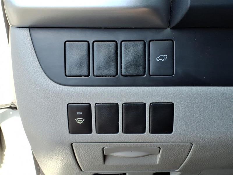 Toyota Highlander LE FWD V6 2015