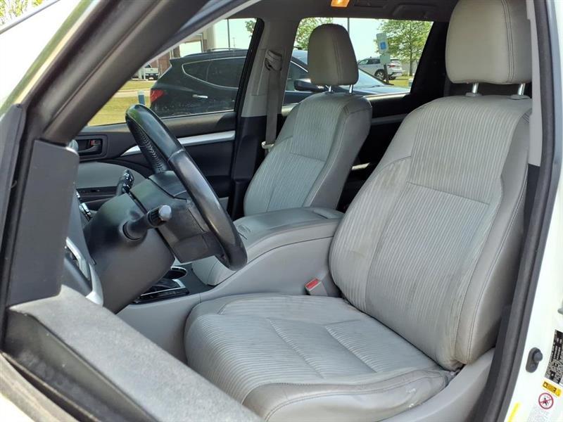Toyota Highlander LE FWD V6 2015