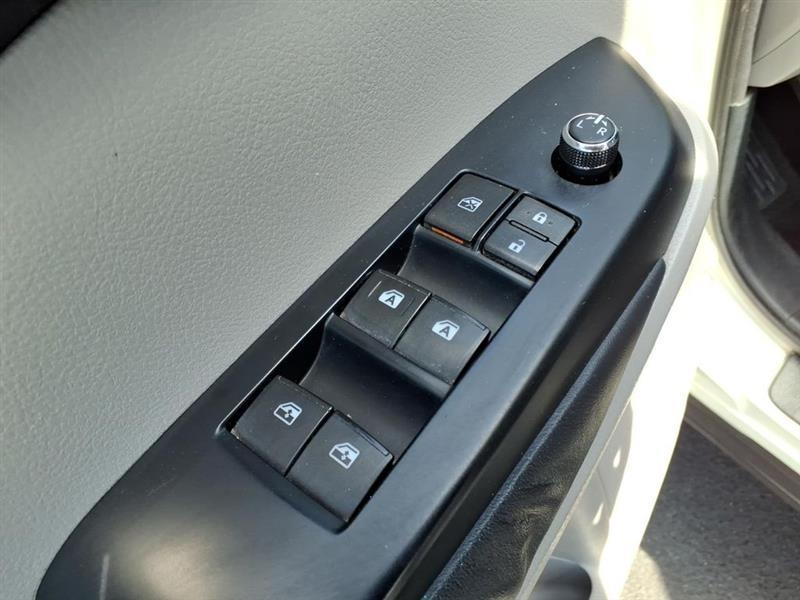 Toyota Highlander LE FWD V6 2015