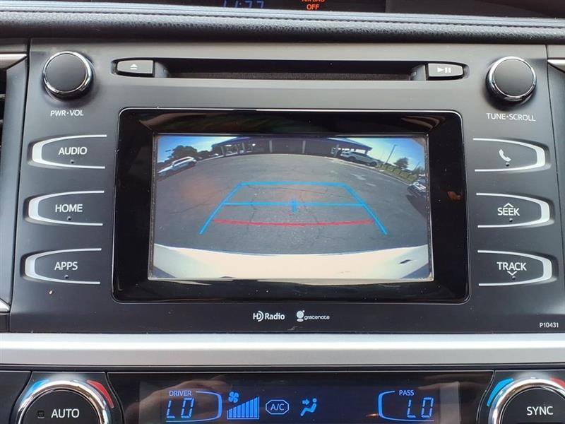 Toyota Highlander LE FWD V6 2015