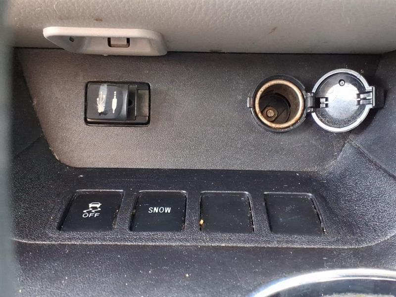 Toyota Highlander LE FWD V6 2015