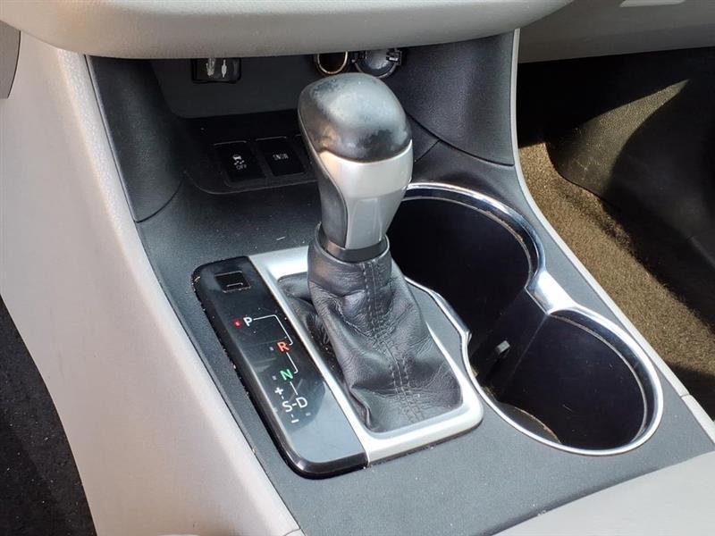 Toyota Highlander LE FWD V6 2015