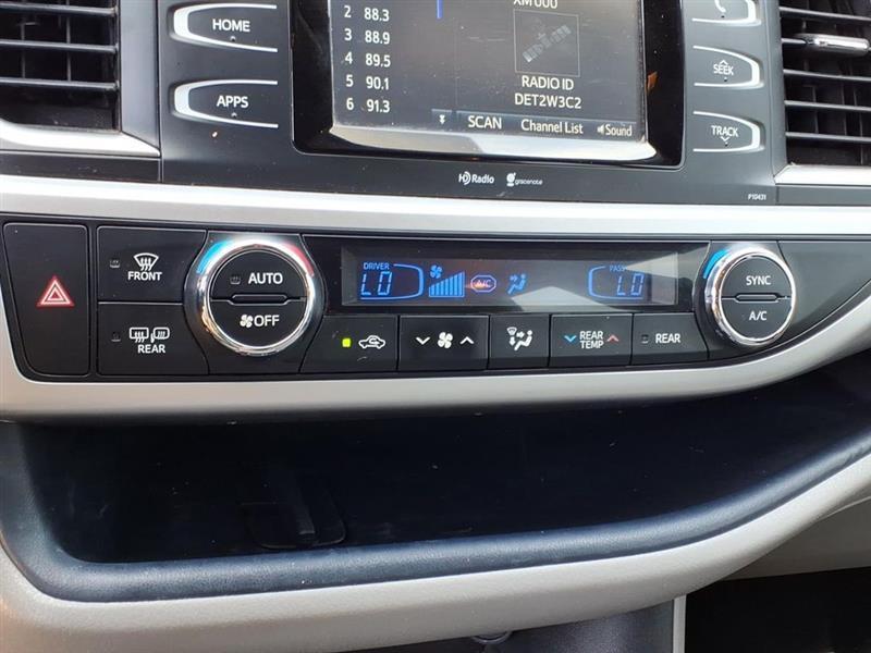 Toyota Highlander LE FWD V6 2015