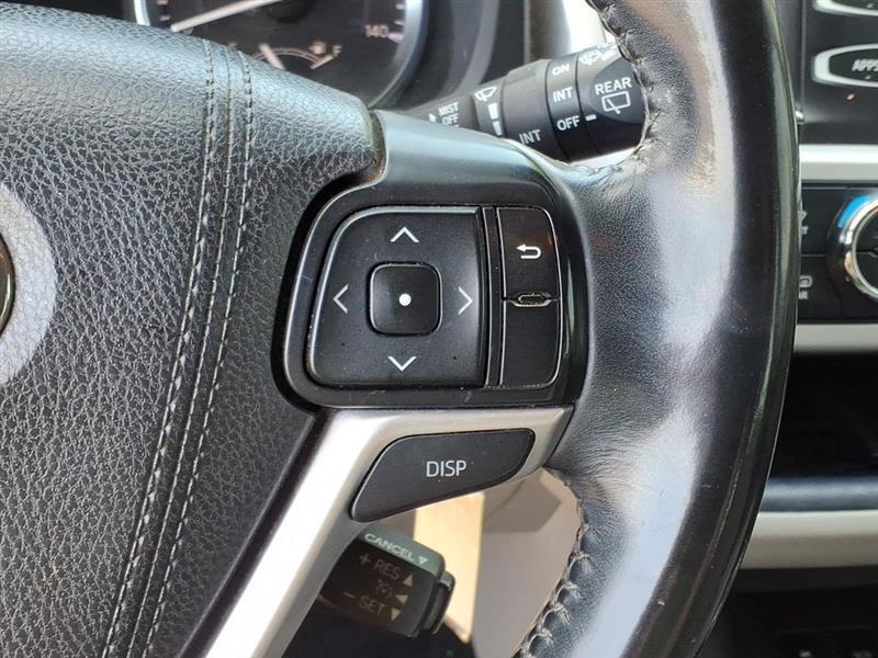 Toyota Highlander LE FWD V6 2015
