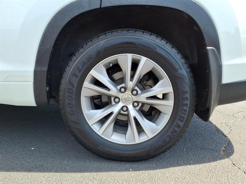 Toyota Highlander LE FWD V6 2015
