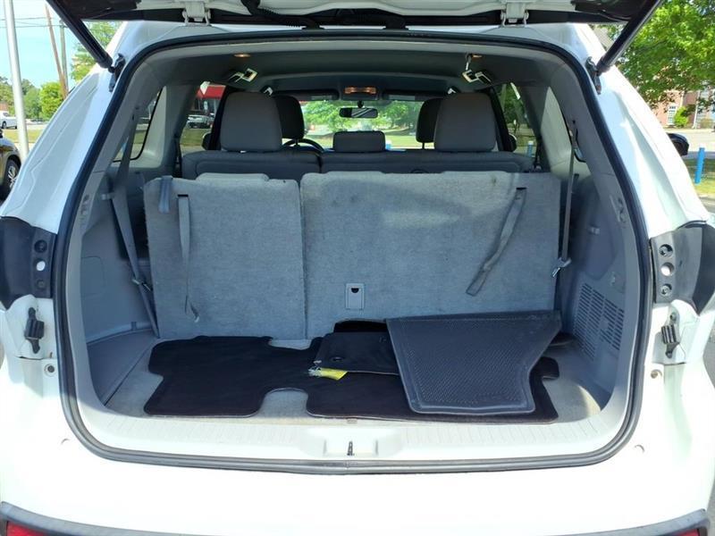 Toyota Highlander LE FWD V6 2015