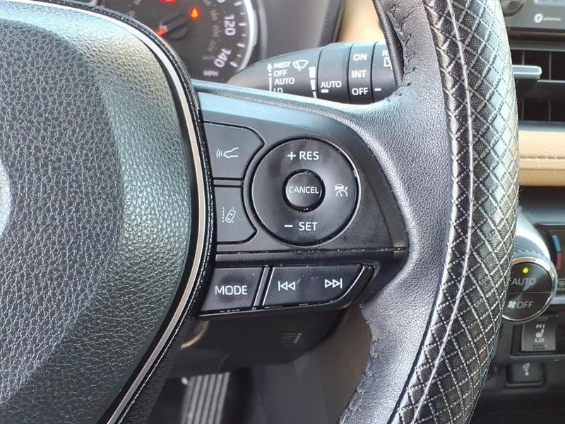 Toyota RAV4 XLE Premium AWD 2021