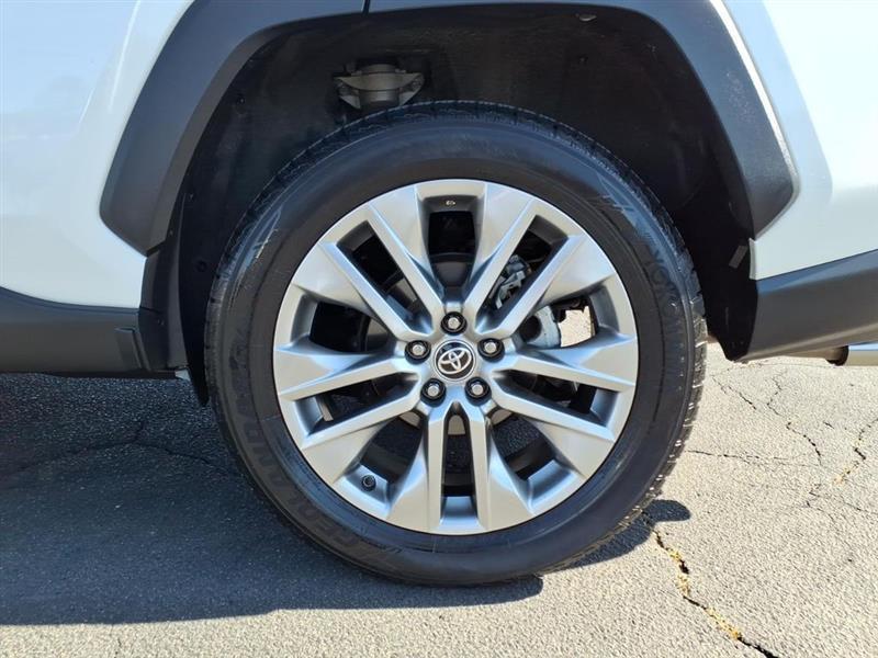 Toyota RAV4 XLE Premium AWD 2021