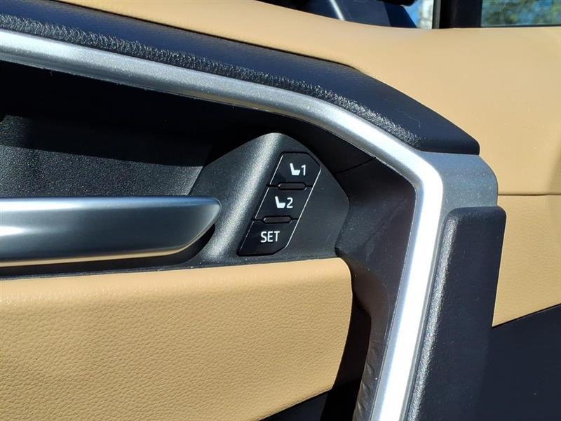 Toyota RAV4 XLE Premium AWD 2021