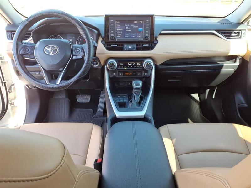 Toyota RAV4 XLE Premium AWD 2021