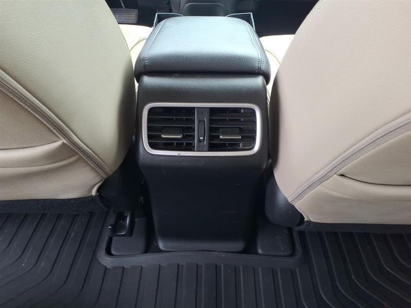 Honda CR-V Touring 2WD 2015