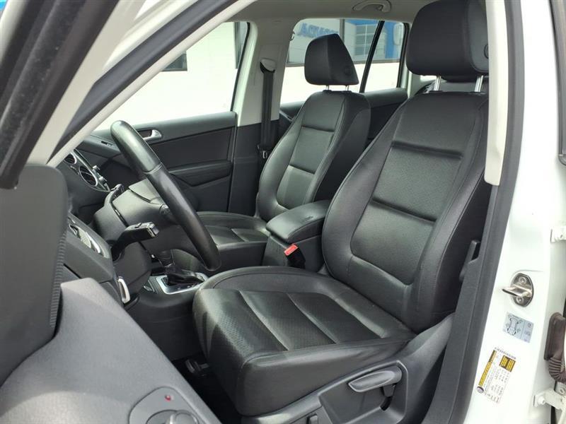 Volkswagen Tiguan S 2017