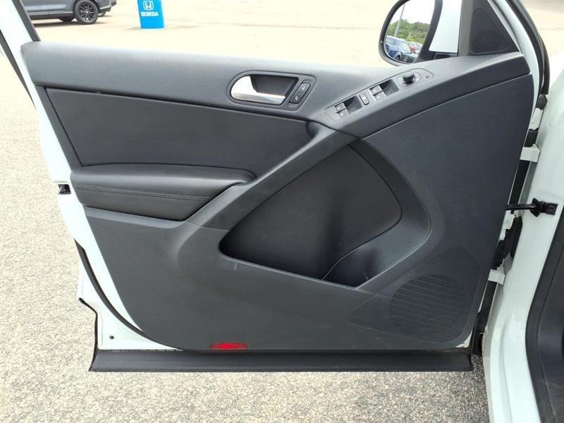 Volkswagen Tiguan S 2017