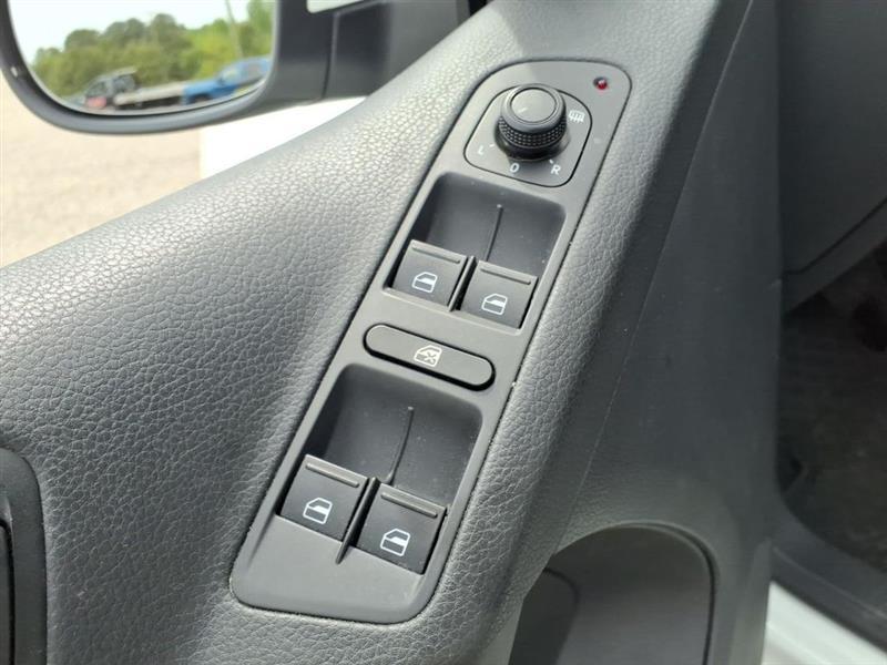 Volkswagen Tiguan S 2017