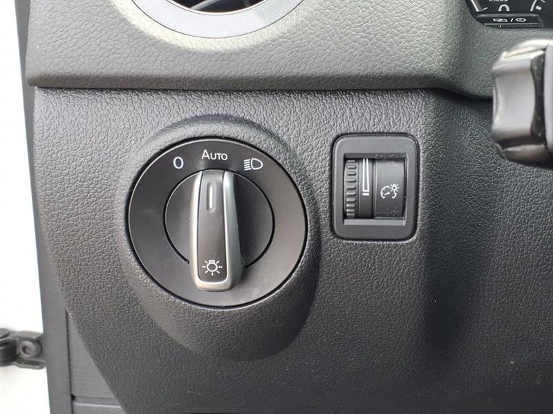 Volkswagen Tiguan S 2017