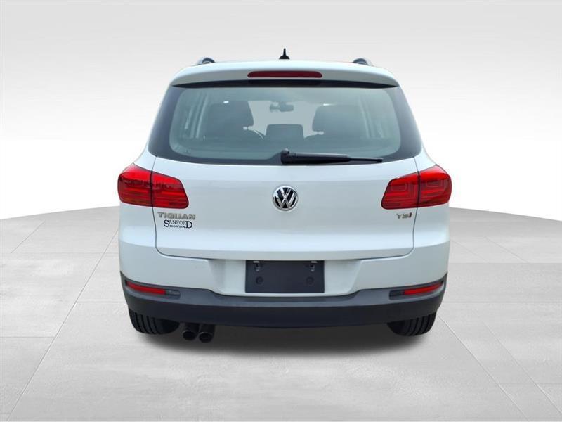 Volkswagen Tiguan S 2017