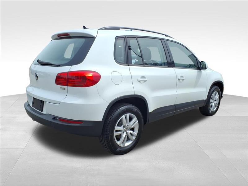 Volkswagen Tiguan S 2017