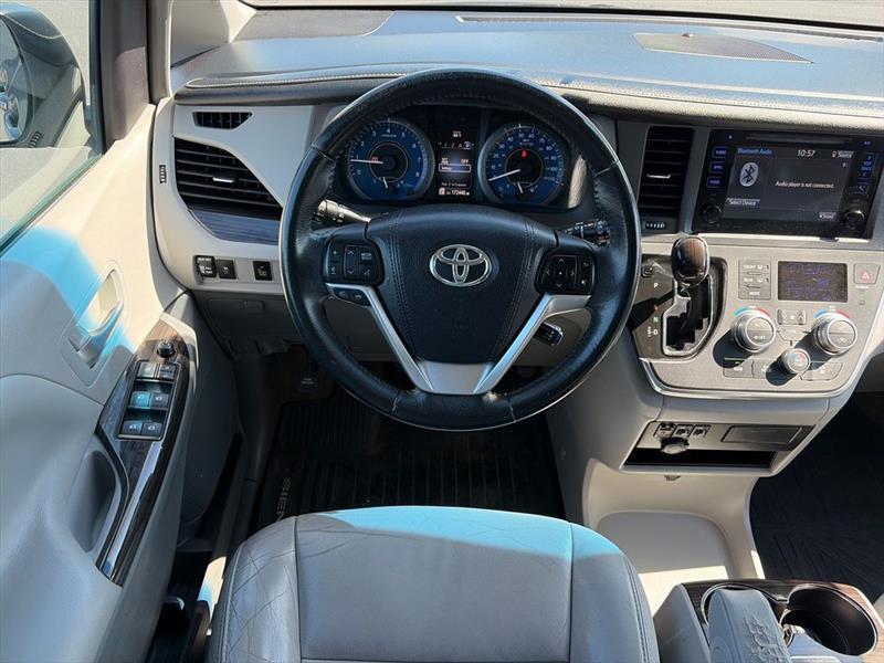 Toyota Sienna XLE 7-Passenger AWD 2017
